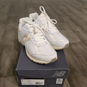 New Balance  2002R Men 7 1/2